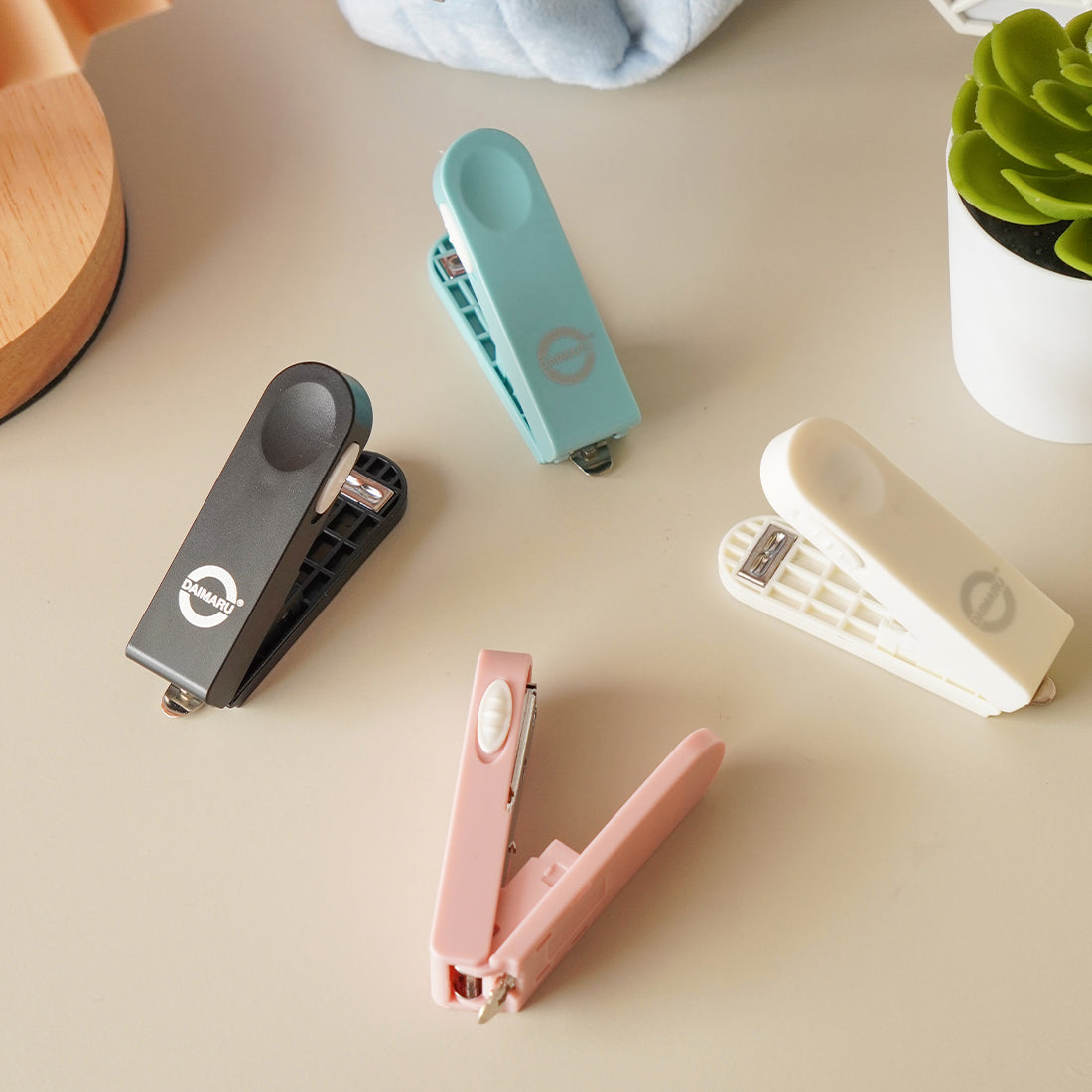 Daimaru Lock Pocket Stapler Smart Twist Design Stapler Mini Portabel Praktis