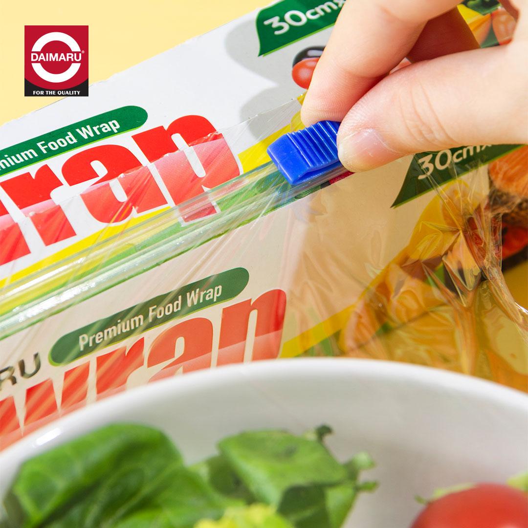 Daimaru Cling Wrap Food Grade 30cm x 30M Microwave Safe Plastik Pembungkus Aman Ramah Lingkungan dengan Pisau Zip Safe