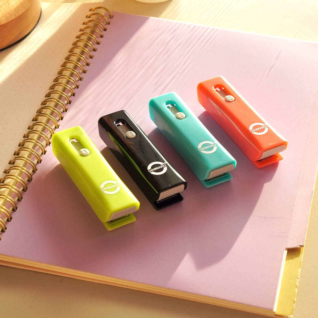Daimaru Pocket Stapler Mini 2in1 with Remover Staples Kecil Portabel Praktis (Free Staples No. 10)