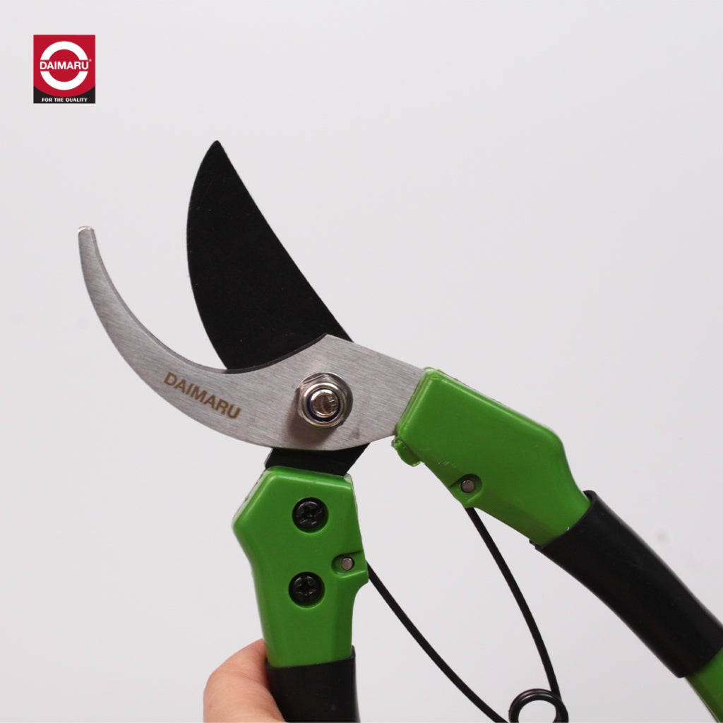Daimaru Bypass Shears Gardening 8 Inci Stainless Steel Hijau Hitam Heavy Duty Alat Potong Gunting Taman Super Sharp untuk Berbagai Kebutuhan Berkebun